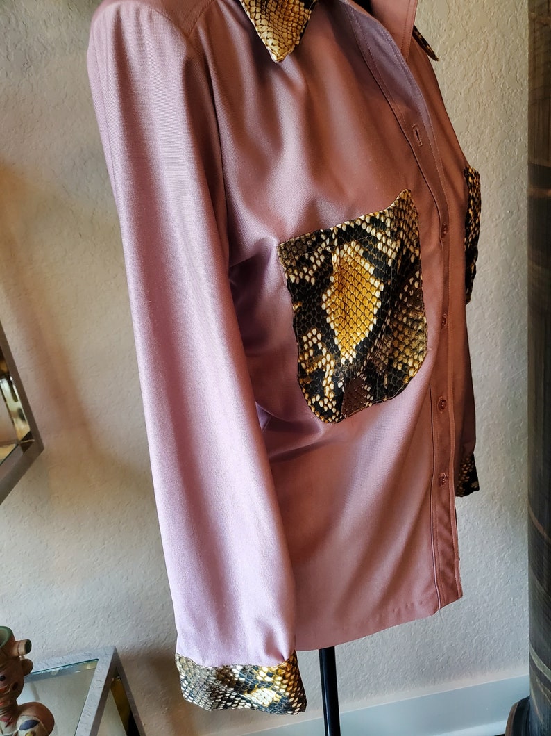 Designer Blouse, Designs by Amanda Alarcon Hunter, Lavender Blouse with Snake Print, Redesigned Blouse, 1970's Blouse image 5