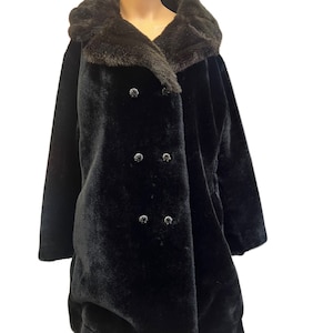 Vegan Fur Black and Brown Coat, Faux Fur Coat, Vintage Coat, 60s Winter Coat, Faux Fur Collectors Coat, Fur Peacoat, Retro Fur Coat