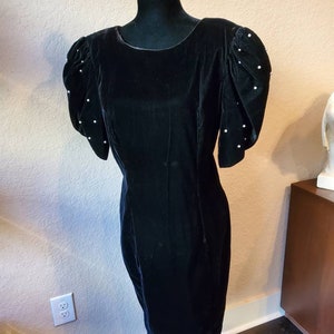 AFTER DARK Velvet Black Dress, 80s Retro Velvet Dress, Black Velvet Dress, Puff Sleeves Dress, Semi Formal Dress, Little Black Dress