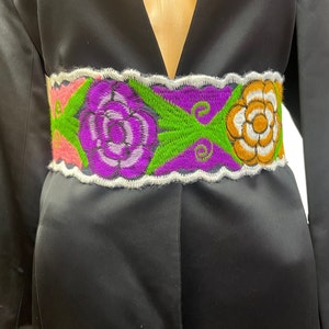 Cintura con fiori ricamati, cintura floreale, cintura ricamata, accessori folk, cintura etnica, cintura vintage, cintura floreale Fiesta