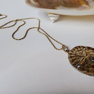 Sand dollar necklace, gold tone necklace, pendant with vintage chain, 1990's vintage necklace image 2