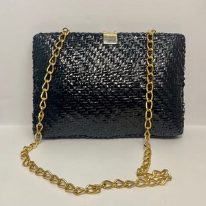 Italienischer Vintage Geldbeutel, Schwarzer Leder Geldbeutel Aus Italien, Gold Kettenriemen, 80er Jahre Korb Geldbörse, Hartschale Gewebte Designer Tasche, Sammler Geldbörse