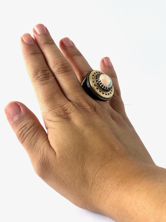 Vintage Statement Ring with Iridescent Cabochon a… - image 4