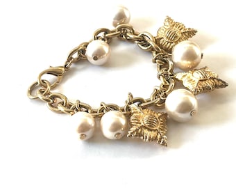 Vintage Gold and Pearl bracelet, Charm Bracelet, Pearl Bracelet, Vintage Charm Bracelet, Gold Toned Charm Bracelet, Chunky Bracelet