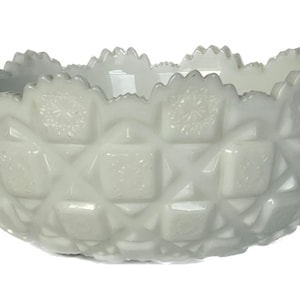 Vintage Milk Glass Bowl, Vintage Bowl, White Glass Decor, Decorative Bowl, Patterned Bowl, White Decor, 60s Milk Glass, Retro White Bowl