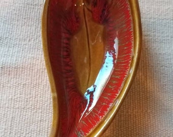 Mid Century bowl leaf vintage ceramic, 1960s