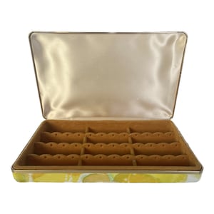 MELE Vintage Floral Jewelry Box, 70's Jewelry Box, Flower Power Jewelry Box, Retro Earrings Box, Vintage Jewelry Box, Vanity Jewlery Box