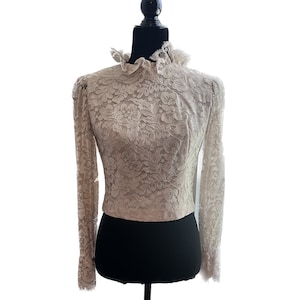 Vintage Lace Ruffle Top, Vintage Cream Blouse, Vintage Cropped Lace Top, High Collar Lace Top, Vintage Top, Vampire Top, Gothic Lace Top