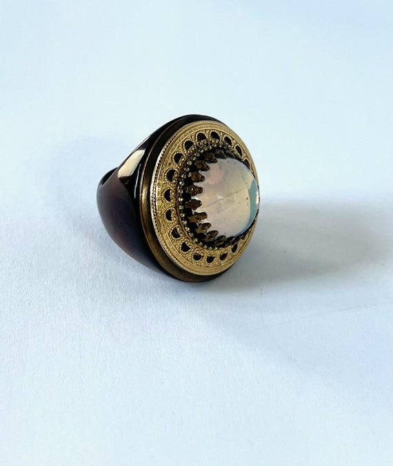 Vintage Statement Ring with Iridescent Cabochon a… - image 3