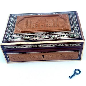 Taj Mahal Wood Box, Wooden Jewelry Box, Indian Box, Carved Wood Box, Box with Key, Taj Mahal Box, Ethnic Carved Wood Box, Vintage Home Decor