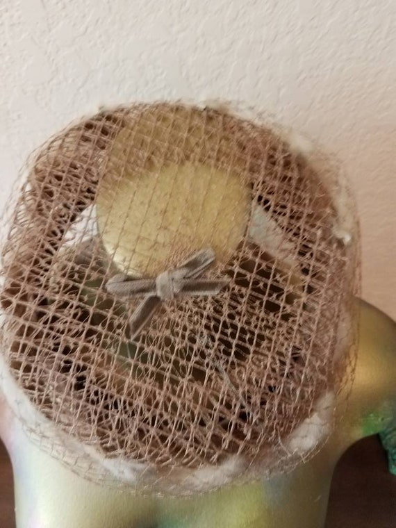 Pill box hat with brown mink and netting, 1950's - image 2