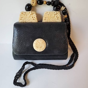 Borsa firmata Rafael Sanchez, Borsa firmata, Borsa Deco nera e crema anni &#39;80, Borsa da collezione, Perline di lucite, Borsa di ispirazione asiatica, Borsa