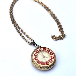 RARE Vintage Lucerene Pocket Watch Necklace, Watch Necklace, Vintage Clock Pendant, Pocket Watch, Retro Watch Necklace, Jewelry Collector
