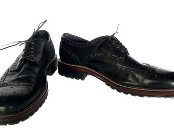 Zapatos vintage Johnston Murphy de cuero negro con punta de ala, ropa clásica masculina