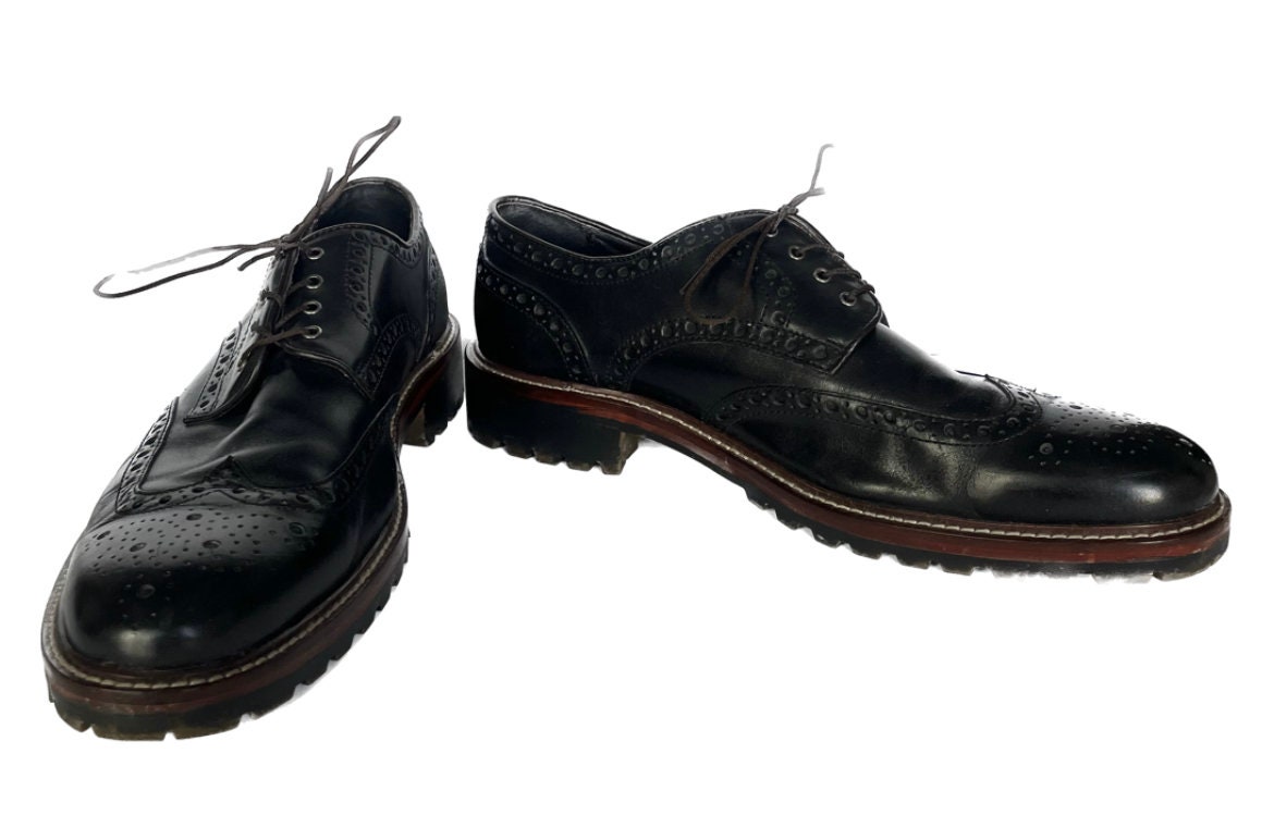 Vintage Johnston Murphy Black Leather Wingtip Shoes, Classic  display picture 1