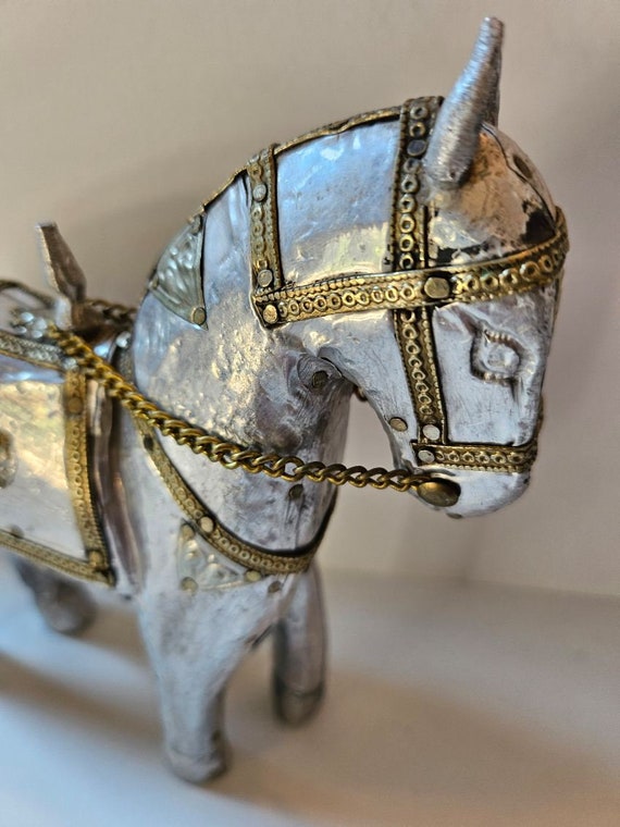 装飾的な金属製馬の彫刻 屋外装飾用金属動物馬像 実物大鋳造ブロンズ