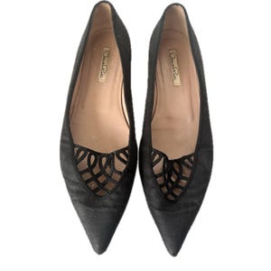 RARE Oscar de la Renta Shoes, Vintage Designer Black Shoes, Cutout Pointed-Toe Flats, 1950s Black Linen Fabric Shoes, Size 9.5 Flats