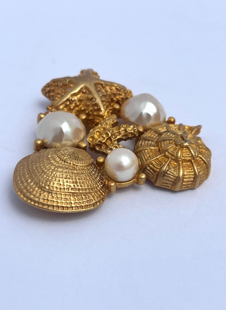 RICHELIEU Vintage Seashell Brooch, Golden Seashell Pin, Pearl and Shell Brooch, Designer Brooch, Gold Pin, Seashell Pin, Seashell Brooch image 2