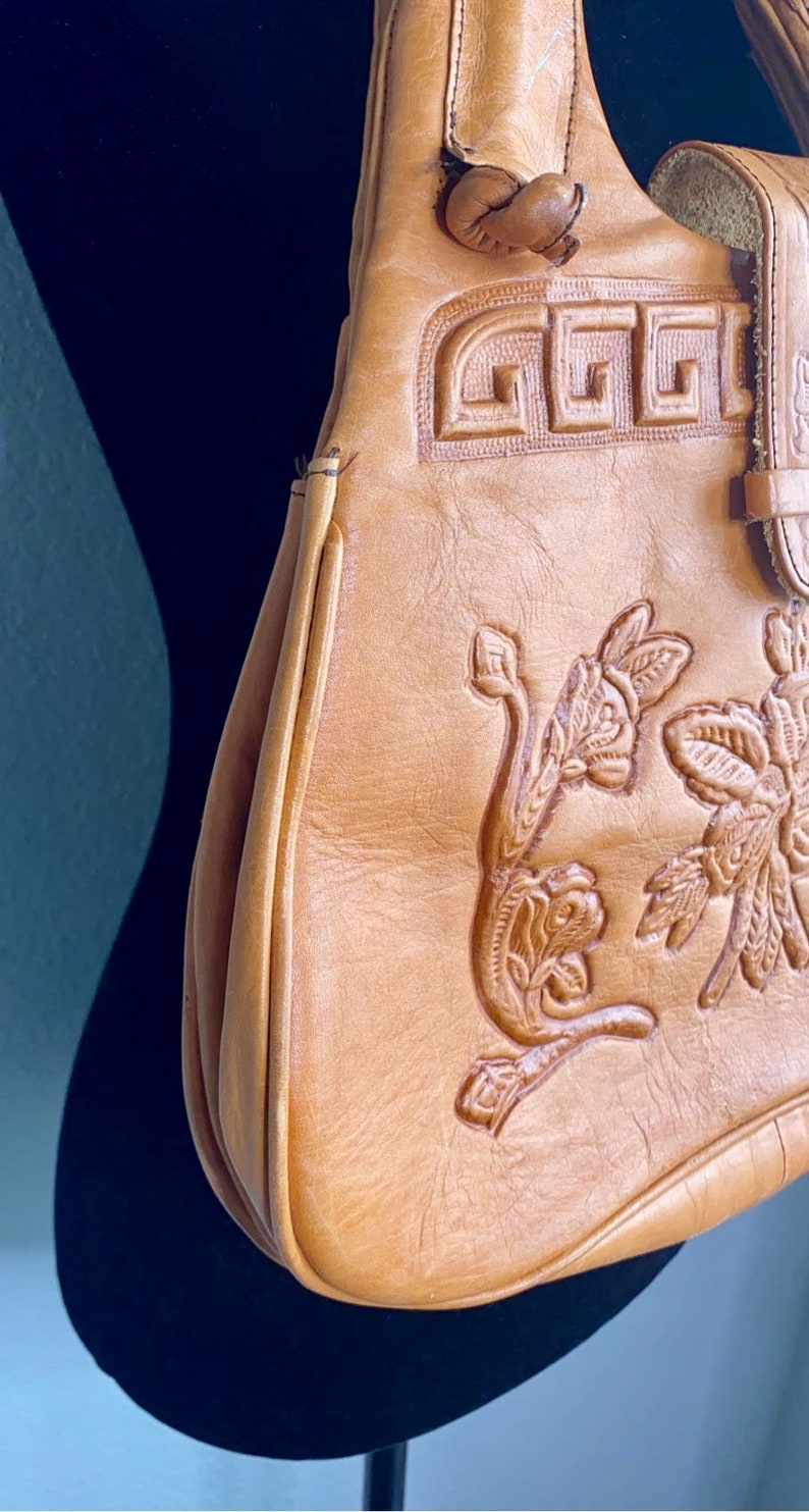 Vintage brown leather purse floral embossed,1960's image 9