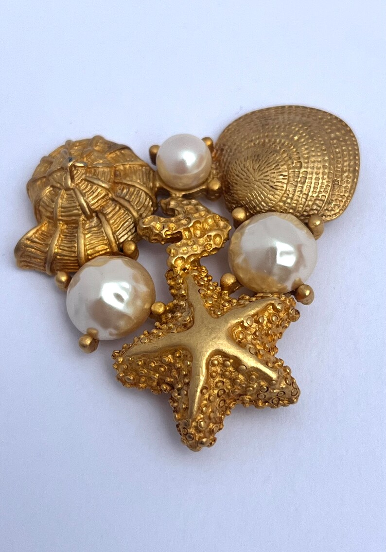 RICHELIEU Vintage Seashell Brooch, Golden Seashell Pin, Pearl and Shell Brooch, Designer Brooch, Gold Pin, Seashell Pin, Seashell Brooch image 5