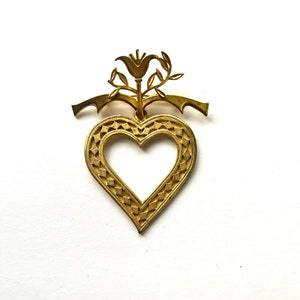 Vintage Gold Heart Brooch, Open Heart Pin, Floral and Heart Brooch, Gold Heart Brooch, Valentines Dat Pin, Large Heart Pin, Valentines Pin image 1