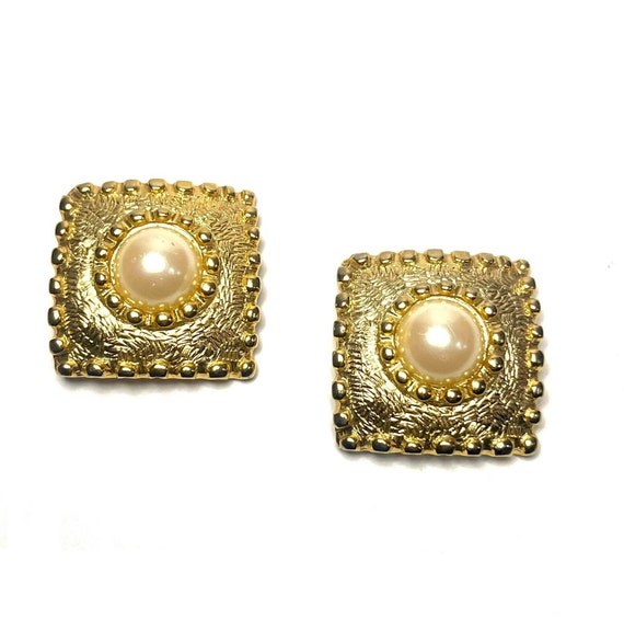 Vintage Gold  Pearl Clip On Earrings, Faux Pearl E