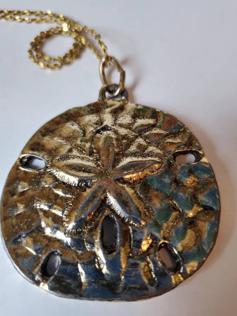 Sand dollar necklace, gold tone necklace, pendant with vintage chain, 1990's vintage necklace image 4