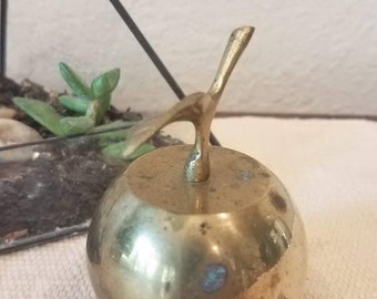 Apple Brass Bell, Vintage Brass Apple Bell, Vintgae Bell, Retro Bell, Teachers Gift, Retro Bell, Brass Decor, Brass Fruit Decor