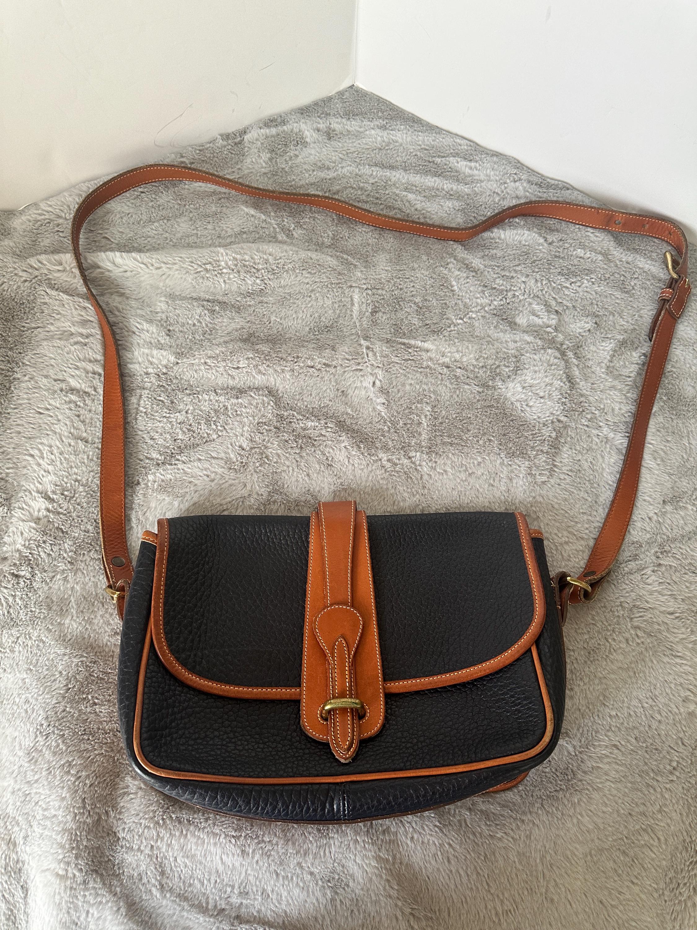 ヴィンテージ Dooney & Bourke 乗馬用レザーショルダーバッグ、ダーク 