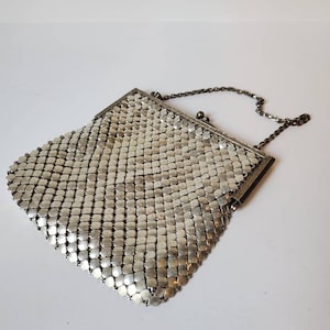 Silver mesh purse evening bag with chain strap, 1930's