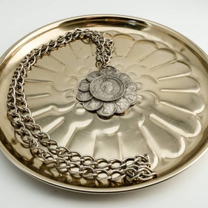 Queen Victoria Regina jubilee silver tone coin necklace by Herald, 1960's image 5