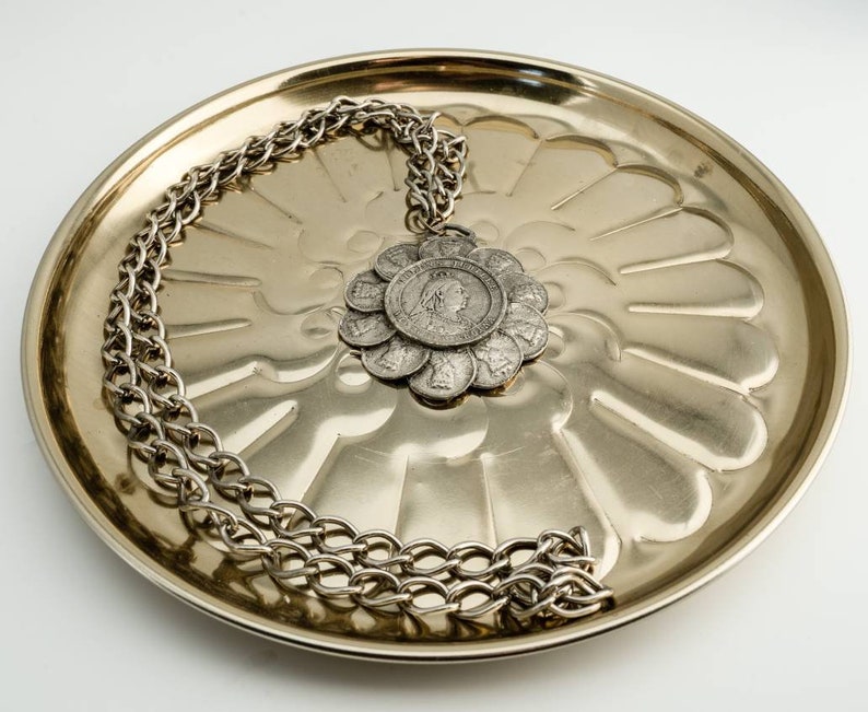 Queen Victoria Regina jubilee silver tone coin necklace by Herald, 1960's image 5