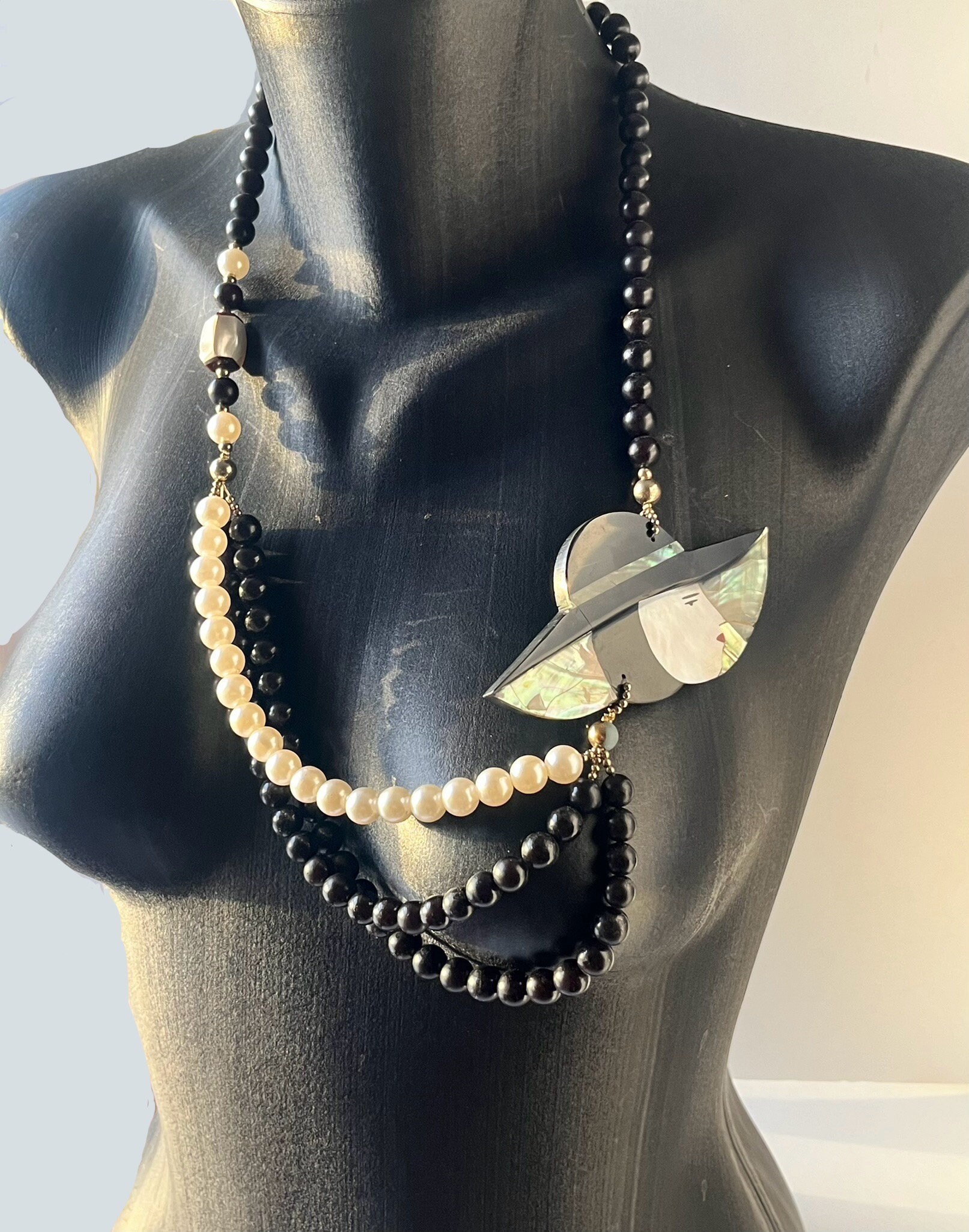 Lee Sands Hawaiian Necklace, Mother of Pearl Mosaic Lady Pendant