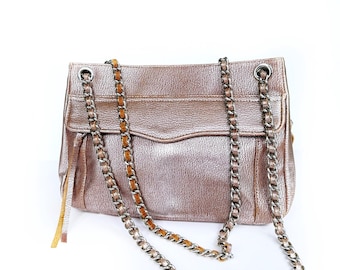 Bolso de hombro de piel Rebecca Minkoff, bolso metalizado en oro rosa, correa de cadena