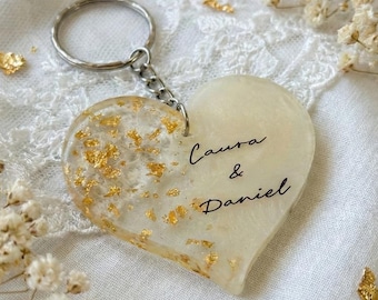 Llavero de corazón con nombre personalizado, llavero de resina personalizado con copos de oro, hecho a mano, regalo único para dama de honor, accesorio