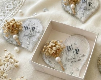 Imán para recuerdos de boda al por mayor, corazón de epoxi plateado personalizado, regalo de compromiso personalizado, recuerdo de lujo para invitados, detalle de flor real y perla, estilo bohemio.