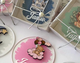 Imán para revelar el género de tu bebé, regalo personalizado de oso con globo, recuerdo de equipo para niño o niña, madera acrílica personalizada, baby shower a granel, azul y rosa