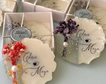 Imán para baby shower, regalo personalizado para bautizo de niña, corazón de resina lechosa, copos de plata y oro cremosos, recuerdo de bienvenida, temática bohemia.