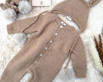 Set di tutine a forma di coniglietto con cappello e scarpine