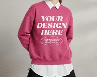 Gildan 18000 Heliconia-mockup, Heliconia-sweatshirtmodel, prepy-stijl, felroze sweatermockup, esthetisch G180 Heliconia, modern academisch