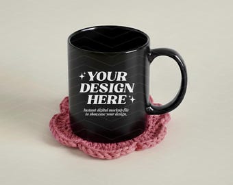 11oz zwarte mokmodel, gezellige minimale mokmodel, gehaakte onderzetter, zwarte koffiekop, generiek merk, printify mokmodel, zachte esthetiek