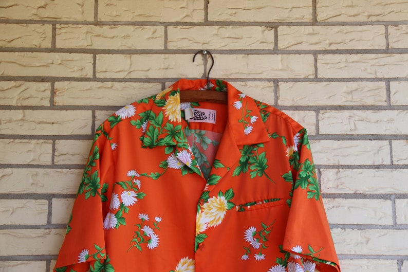 1970s Hilo Hattie/'s Polyester Hawaiian Shirt Lotus Flower Button Front Men/'s Vintage XL