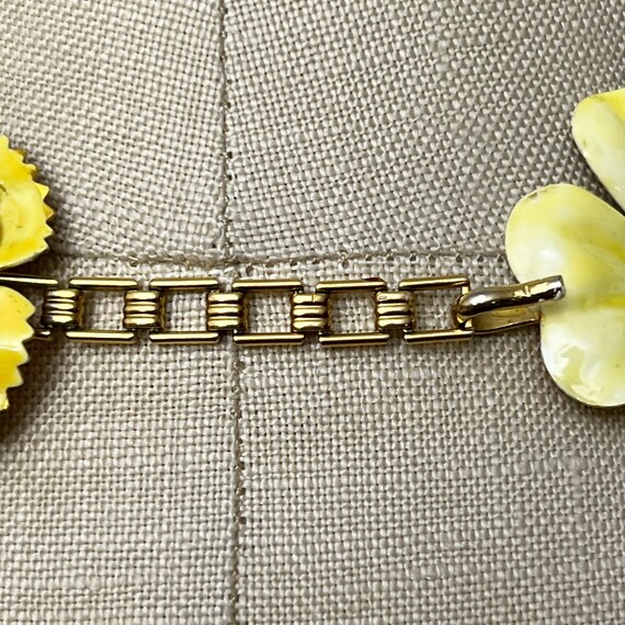 1960s Sandor Flower Necklace Enamel Daisy Gold To… - image 6