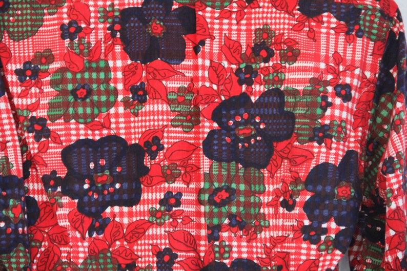 1970s Western Pearl Snap Red Plaid Floral Bold Pattern Cowgirl Up Hippie Womens Vintage Medium