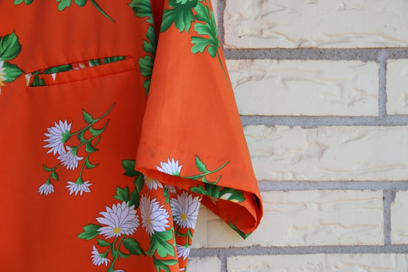1970s Hilo Hattie/'s Polyester Hawaiian Shirt Lotus Flower Button Front Men/'s Vintage XL