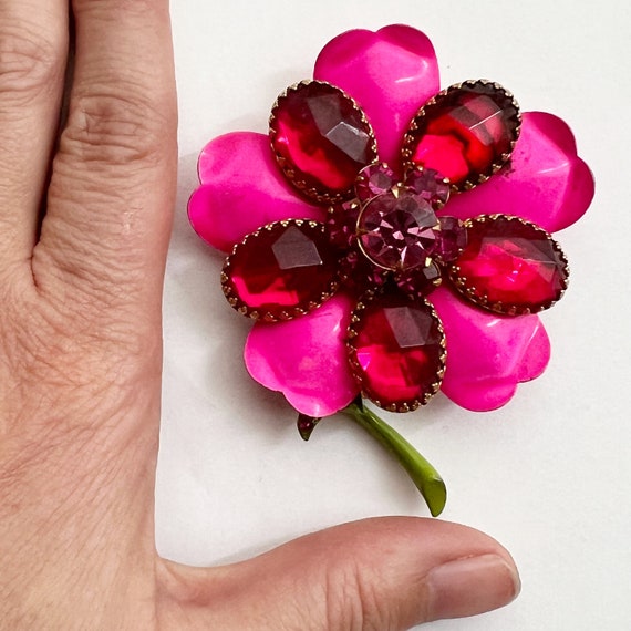 1960s Jewel Enamel Flower Brooch Hot Pink Pin - image 5
