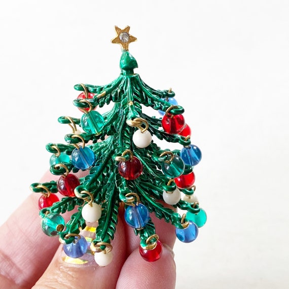 A10 USA Multi Crystal Christmas Tree Pin Brooch Superb 