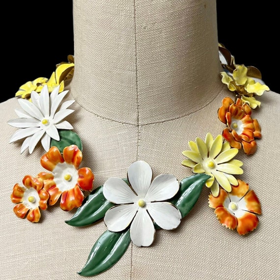 1960s Sandor Flower Necklace Enamel Daisy Gold To… - image 1