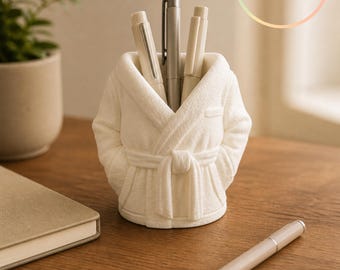 Bademantel Robert Stifthalter | Schreibtischdeko | Lustiges Geschenk | Büro Organizer | Stiftehalter | Deko