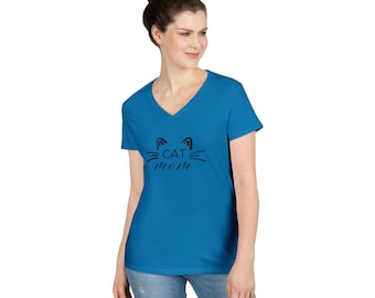 May include: A turquoise V-neck t-shirt featuring the text "CAT MOM" in black, with a cat face graphic. The top is made of a soft fabric, ideal for everyday wear. A casual, comfortable garment.